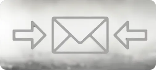 Icoon van beveiligde e-mail met pijlen voor verzenden en ontvangen, symbool voor veilige communicatie.